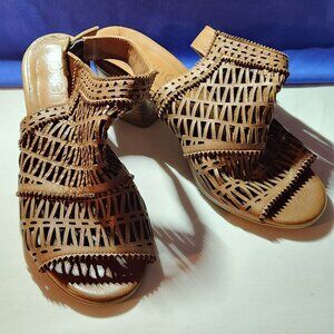 Bueno strappy wedge sandals sz 37 brown leather good condition